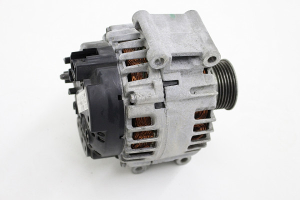 Audi VW Lichtmaschine 06H903017E Drehstromgenerator Passat B7 A3 TT 8J 31 TKM