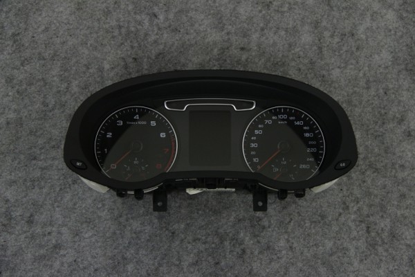 Audi Q3 8U Tacho Multifunktionsanzeige Kombiinstrument 107.030 km