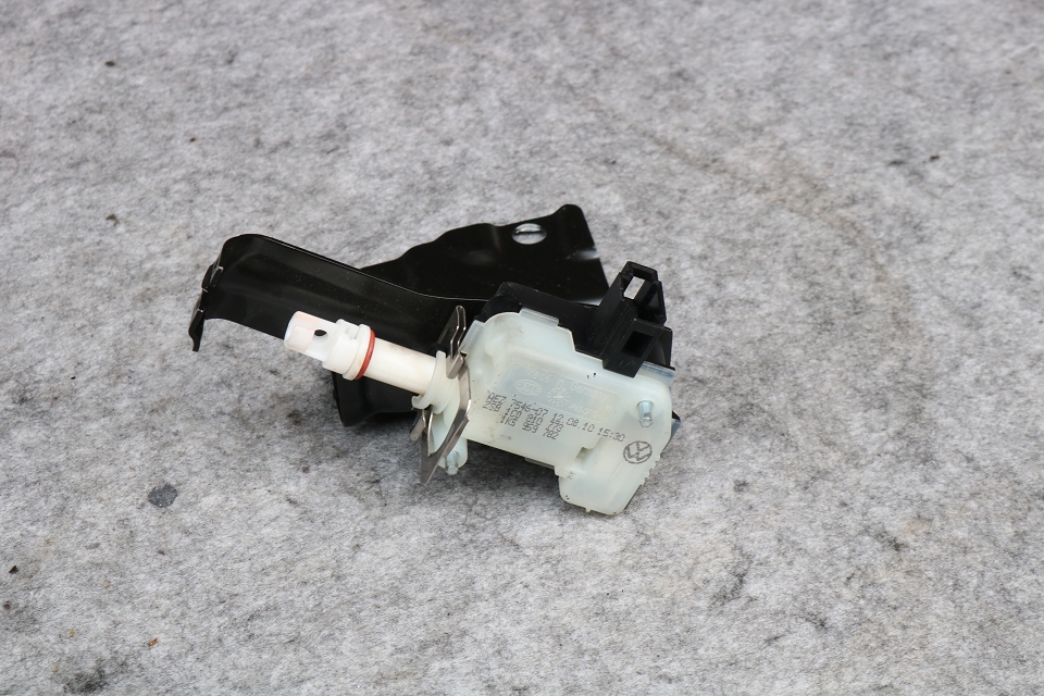 Audi TT VW Golf 5 Stellmotor Tankdeckel Tankklappe Motor 1K5959782  1C0810773, Stellmotoren, Autoelektrik