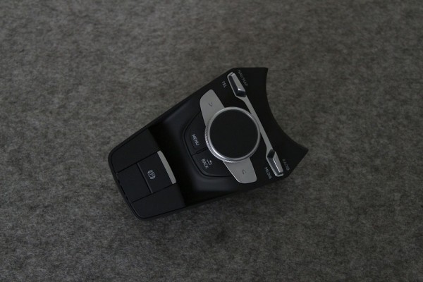 Original Audi TT 8S Coupe Bedienungseinheit 8S0919614A Bedienteil Navi MMI Touch
