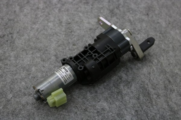 Audi Q7 4M Antriebseinheit 4M0827852 elektrische Heckklappe rechts Zuziehhilfe