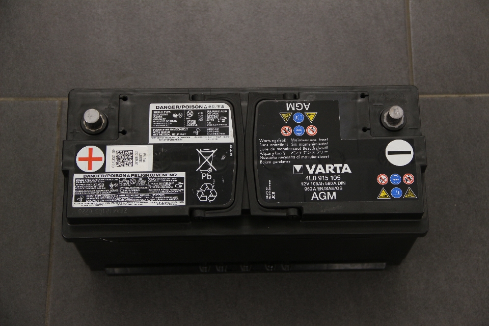 Original Audi A4 S4 A5 S5 Q7 Batterie Varta AGM 12V 105Ah 580A