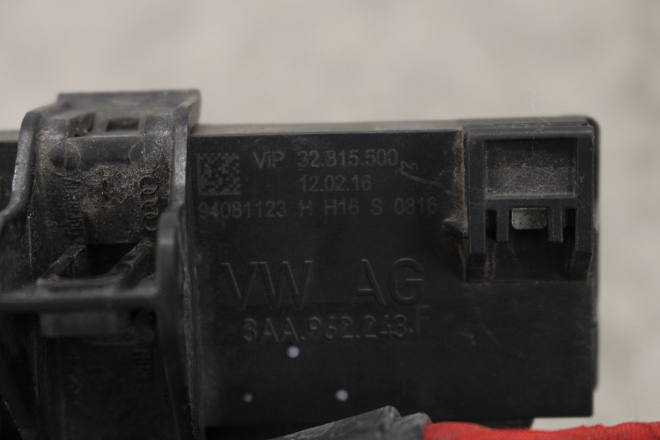 Audi A4 8W Steuergerät Heckklappenöffnung Komfortöffner 3AA962243F 8W0962239