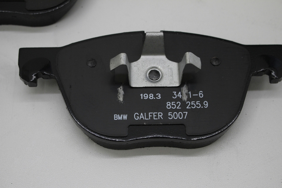 Original BMW X5 E70 F15 X6 E71 F16 Bremsbeläge 6852253 vorne brake pads